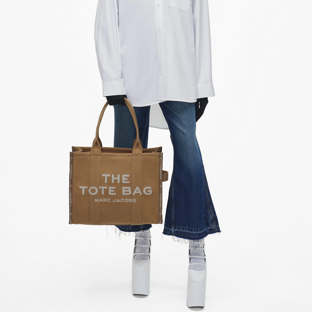 СУМКА MARC JACOBS THE JACQUARD LARGE TOTE BAG CAMEL