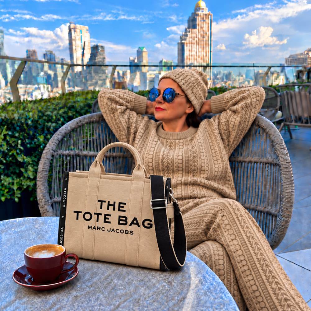 СУМКА MARC JACOBS THE JACQUARD MEDIUM TOTE BAG WARM SAND